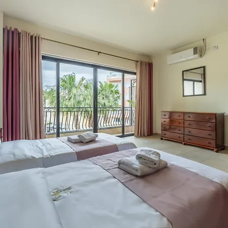 Villa Poolside Paradise Zebbug (Southern Region)