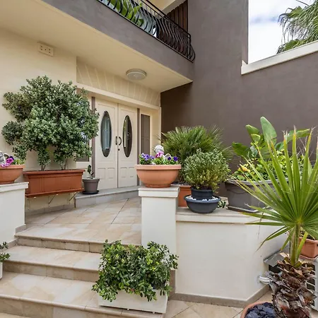 فيلة Poolside Paradise Żebbuġ